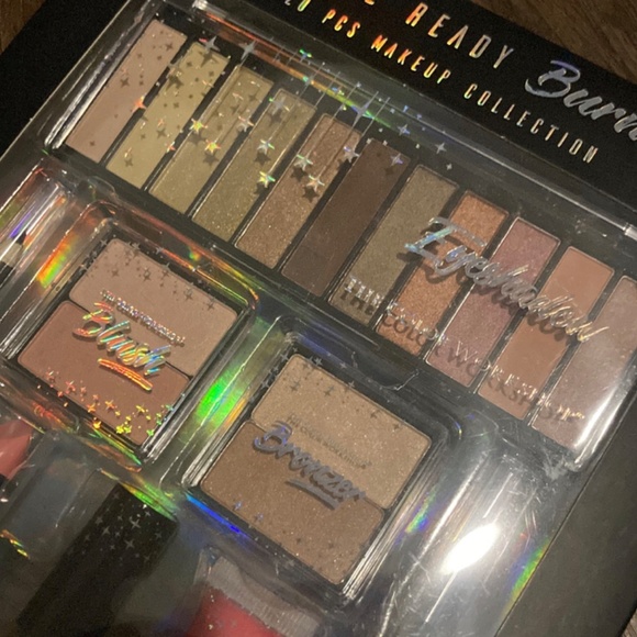 Makeup Set - Picture 2 of 4